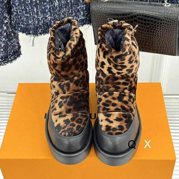 Picture of Louis Vuitton Shoes _SKULVsz35-40JX100212317